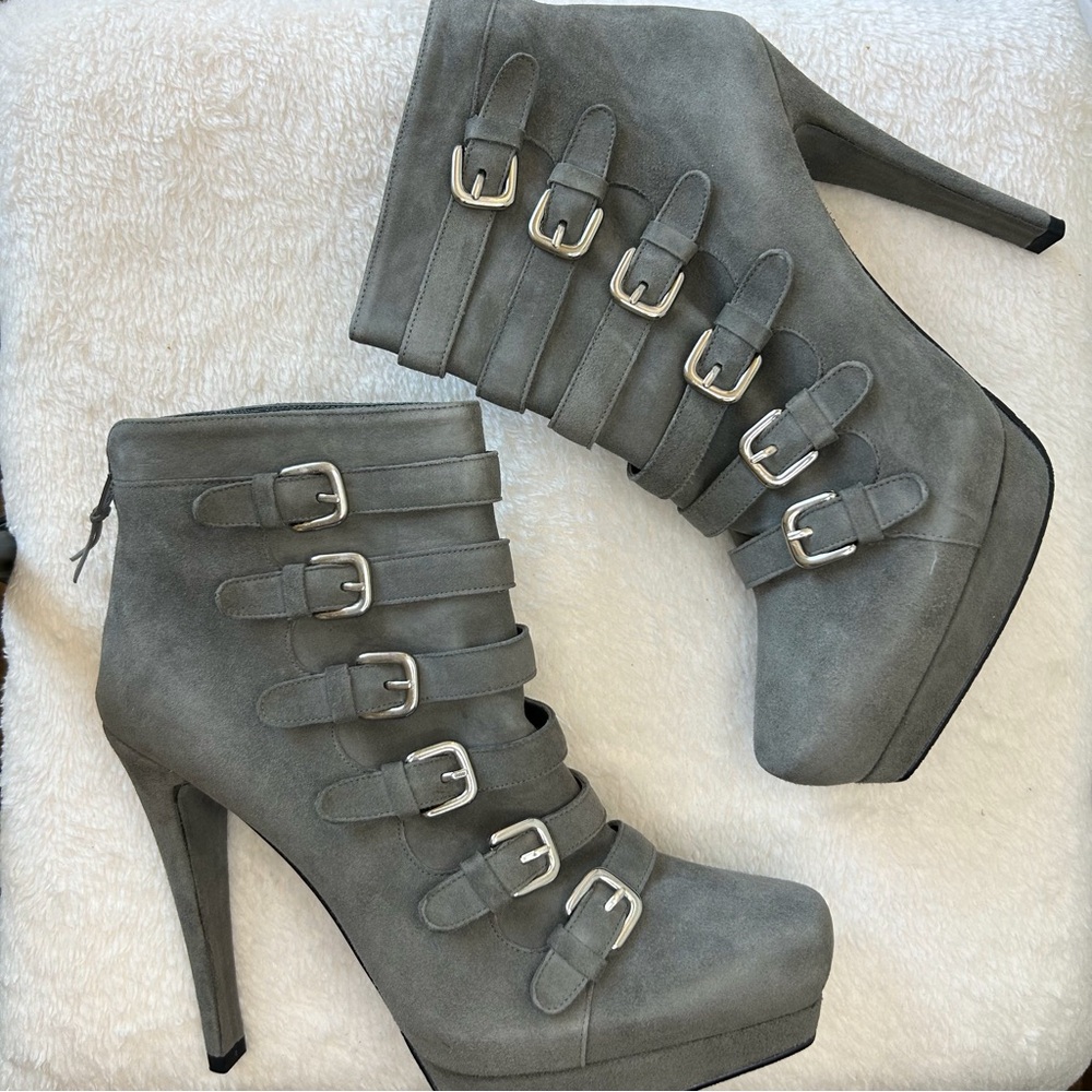 Stuart Weitzman Gray Suede Military Style Boots